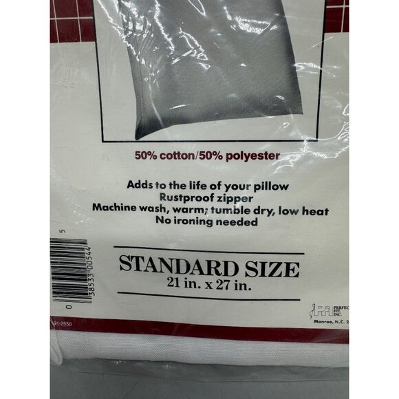 zippered permanent press pillow protector cotton blend 21x27" white READ NEW - Picture 2 of 3